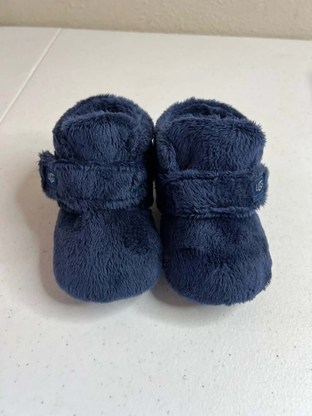 UGG Kids' Bixbee booties Blue soft terry cloth Infant Baby Size 4-5 Slip On